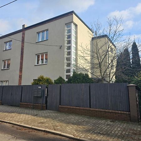 Urban Apartments Studio No 4A, Free Private Parking, Self Check-In Chorzow Luaran gambar