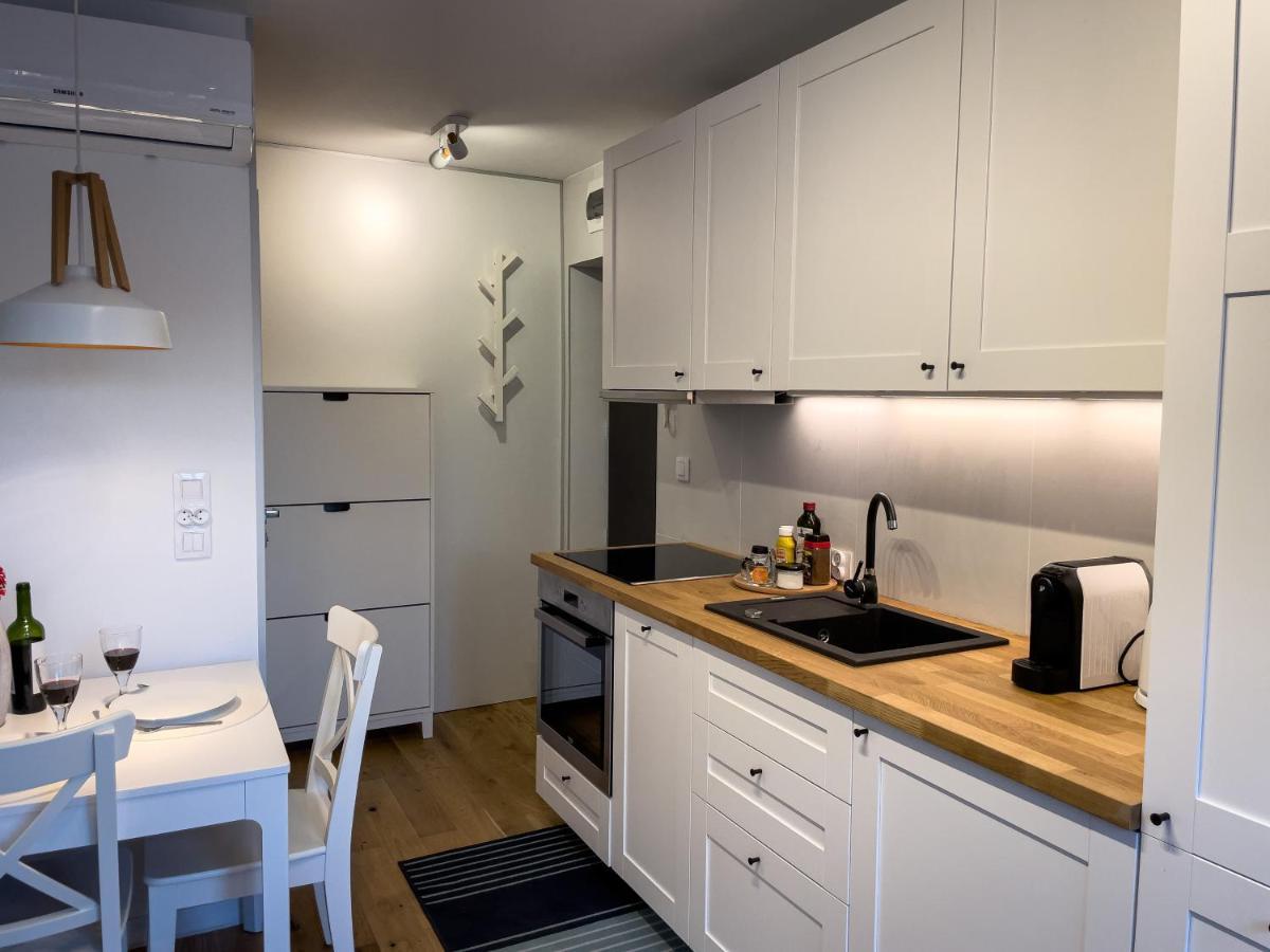 Urban Apartments Studio No 4A, Free Private Parking, Self Check-In Chorzow Luaran gambar