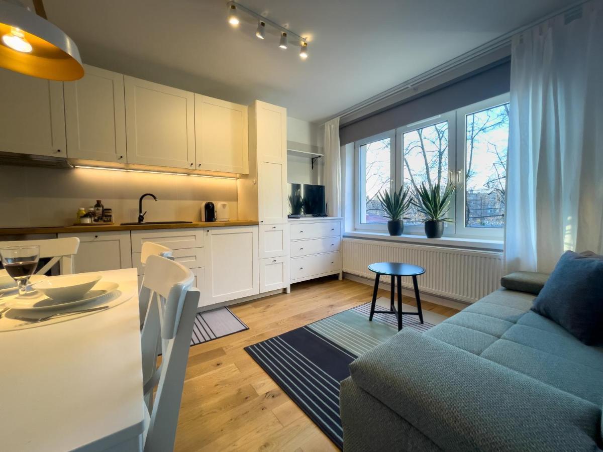 Urban Apartments Studio No 4A, Free Private Parking, Self Check-In Chorzow Luaran gambar