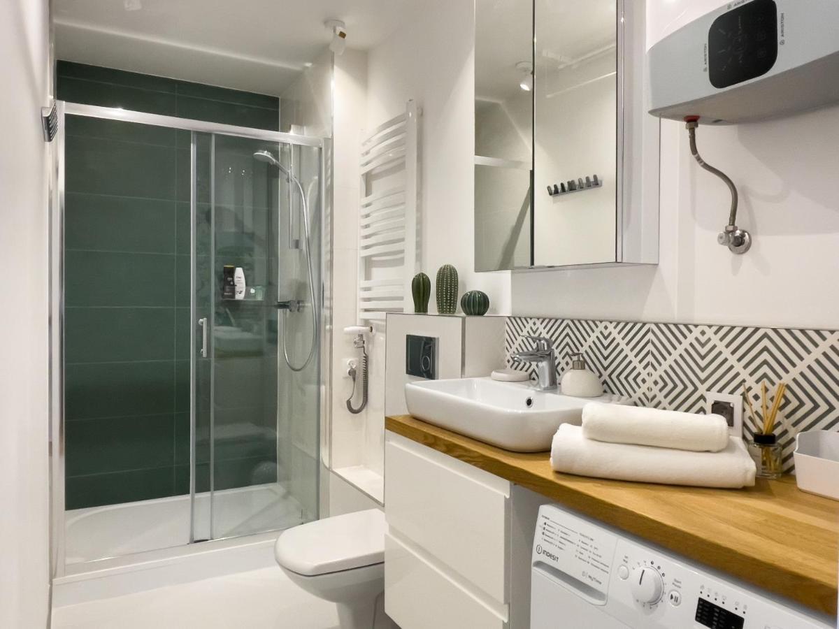 Urban Apartments Studio No 4A, Free Private Parking, Self Check-In Chorzow Luaran gambar